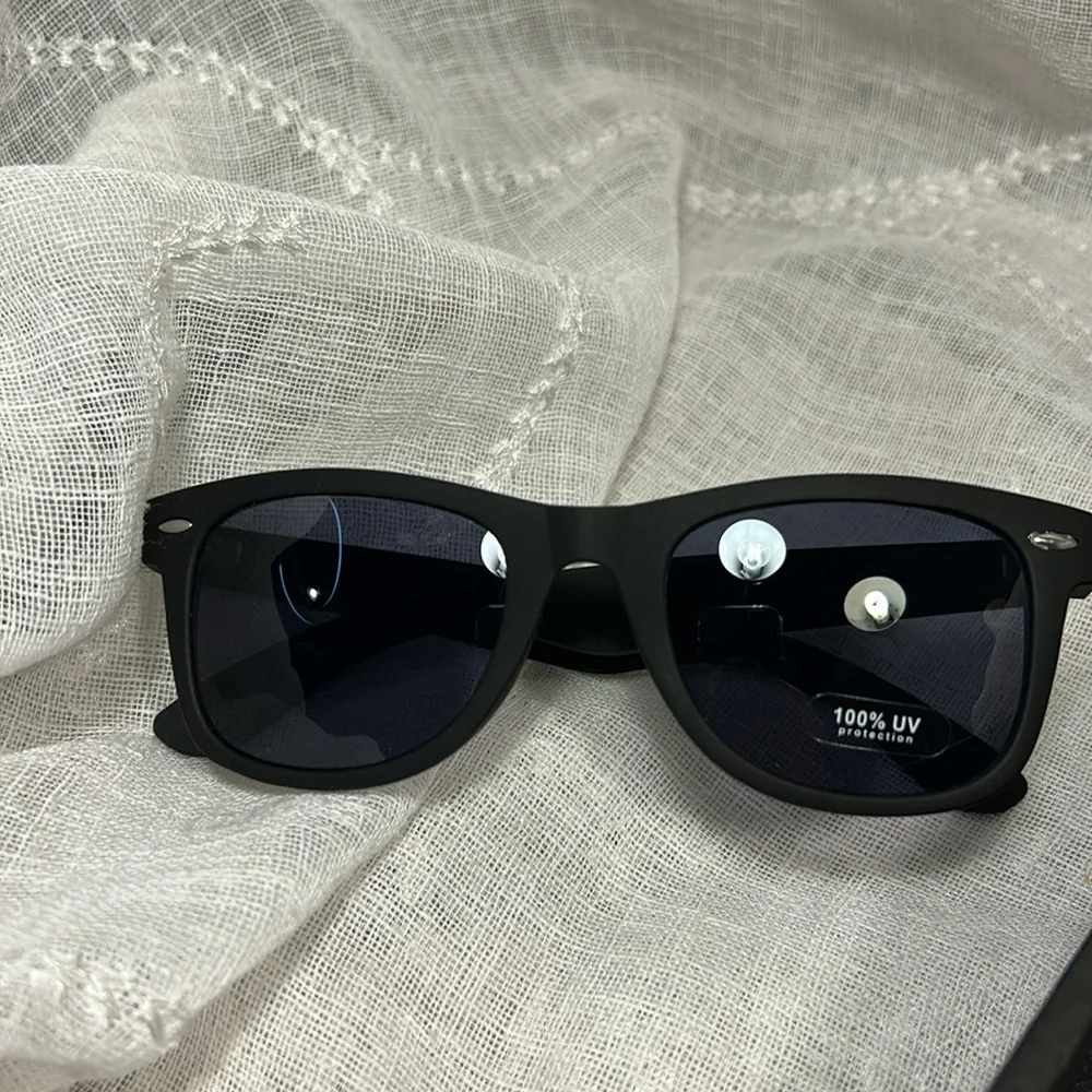 NWT Wayfarer style sunglasses with two interchangeable mirror lenses